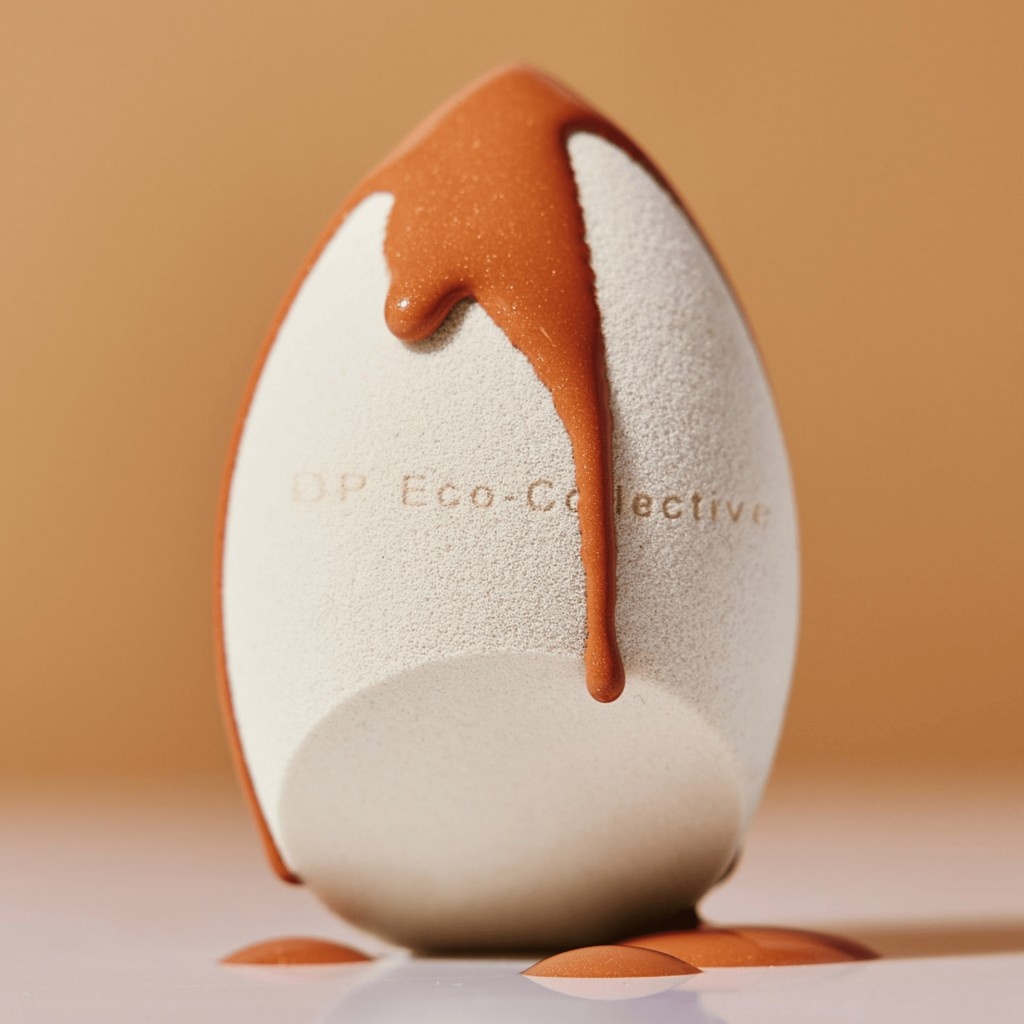 Makeup sponge with liquid drips